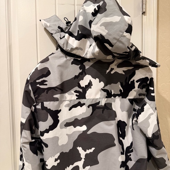 Suokeni Men's Black and Gray Camouflage Ski Jacket med - Picture 4 of 16